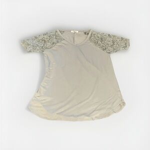 Zenana Gray Raglan Style Lace Sleeve V-Neck Tee XL